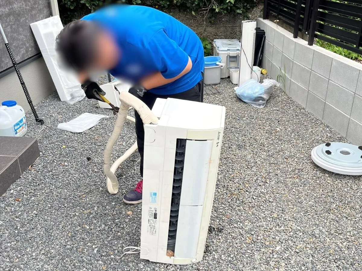 「4LDKの一戸建てから室外機などを回収させていただきました」作業写真
